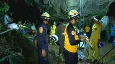 V jaskyni zmizlo 12 mladých futbalistov s trénerom. Nikto nevie, či ešte žijú