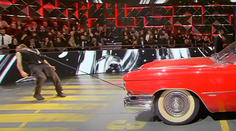 VIDEO: Očnými jamkami rozhýbal viac ako dvojtonové auto. Američan si v priamom prenose pripísal svetové rekordy