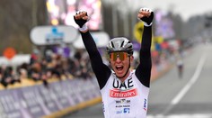 Fenomén Pogačar aj naďalej vládne klasikám pevnou rukou. Svrček nadväzuje na Saganovu smolu