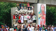 OBRAZOM: Bangladéšom zmietajú násilné nepokoje. Premiérka podala demisiu, vládne dočasná vláda