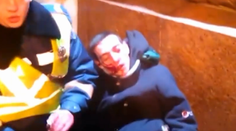 Chuligáni sa opäť činili. Výsledkom sú rozbité hlavy a rezné rany