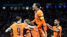 FOTO+VIDEO: Spoznali sme semifinálové dvojice Eura. Holandsko otočilo zápas vďaka vlastnému gólu Turkov