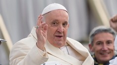 Pápež František je opäť v nemocnici, absolvuje naliehavú operáciu