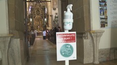 Hygienici pritvrdili s opatreniami v kostoloch. V niektorých okresoch ich úplne zatvoria