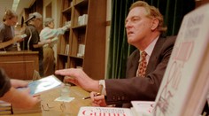 Zomrel autor románu, na ktorého motívy vznikol oscarový film Forrest Gump