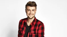 Dárius Koči je v tom až po uši. Randí so sexy modelkou