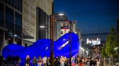 Keď mesto prebudí umenie: Biela noc prilákala do ulíc nočnej Bratislavy takmer 200-tisíc ľudí všetkých generácií