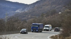 Daň z motorových vozidiel by sa mala znížiť. Nebude to však platiť pre všetkých