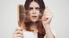 Padajú vám vlasy? Môže za to asi aj týchto 5 dôvodov