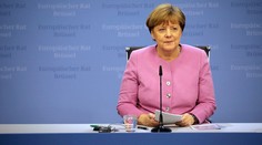 Merkelová označila parížsku klimatickú dohodu za nespochybniteľnú