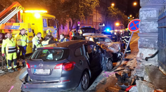 Nešťastný koniec policajnej naháňačky v Prahe. Pri zrážke zahynula mladá žena