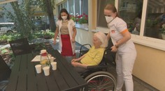 Zamestnanci sociálnych služieb dostanú jednorazovú odmenu, oznámil Heger