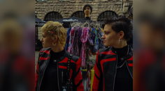 Príbeh dvojičiek, ktoré ukradli a predali krátko po narodení. Nevedeli o sebe 19 rokov, spojilo ich video na TikToku