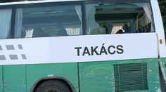 Smrteľná nehoda autobusu: Muž (†85) vypadol s manželkou cez okno na cestu