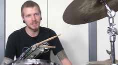 Robotická ruka skutočnosťou. Bubeník s ňou dokáže divy!