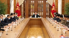 Severná Kórea oznámila, že na „horúčku“ zomrelo šesť ľudí, u jednej z obetí potvrdili koronavírus