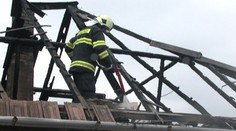 Oheň im ničil dom už tretíkrát. Dvadsaťčlenná rodina sa bojí o život