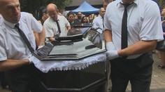 V Trnave sa rozlúčili s kráľom rómskych piesní. Rodina zosnulého mala jednu špeciálnu požiadavku