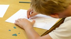 Učiť alebo neučiť sa s deťmi počas prázdnin? Psychologička má jasný odkaz