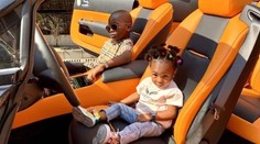 Nigérijský „Richie Rich“ dostal prvý dom, keď mal 6 rokov. Otec tvrdí, že si všetko zaslúžil