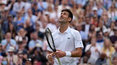 Djokovič postúpil do 50. grandslamového štvrťfinále, ďalej ide aj Federer