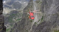 Turisti sa vydávajú do neznámeho terénu. Záchranári v Tatrách majú posledné dni plné ruky práce