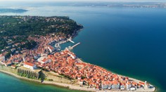 Na Jadrane sa premnožili drobné ulitníky. Kúpajúci sa sťažujú na pálenie a svrbenie