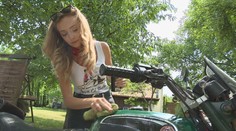 Vyrastala pri motorkách, ľudia sa jej za to smiali. Mladá Diana organizuje zrazy nadšencov veteránov