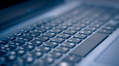 Štát rokuje s Facebookom: Zverejníte prieskum počas moratória, hrozí vám pokuta až 100-tisíc