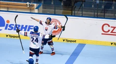 Slovenskí hokejbalisti porazili Kanadu a vyhrali skupinu bez straty bodu