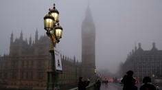 Stovky Slovákov možno neodleteli z Británie. Pre hmlu rušia lety