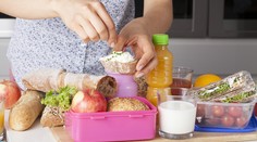 Balenie potravín: Vráťte sa ku klasike, alobal a fólia nie sú na všetko dobré