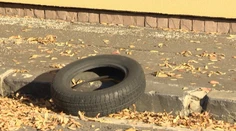 Ľudia sa o parkovacie miesta bijú kvetináčmi či pneumatikami. Čo s tým?