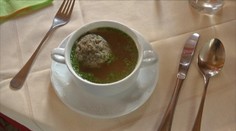 Zo Slovákov sa stávajú gurmáni. Viac ako cena im prekážajú služby