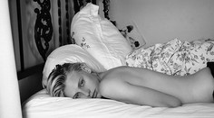 Známa modelka varuje ostatné ženy. Pre tampón príde aj o druhú nohu