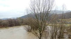 Z Hronoviec do Ludiniec sa nedostanete. Cesta je zaplavená