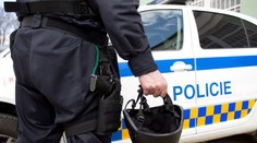 Polícia zistila totožnosť páchateľa, ktorý sa vyhrážal útokom na pražských školách