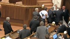 Bitky, alkohol a hádky. Aj taký bol rok 2013 v parlamente