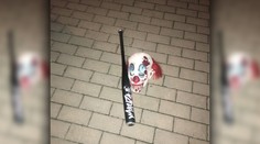 Scéna ako z hororového filmu. V Nitre muž v maske klauna s bejzbalovou pálkou ohrozoval ľudí