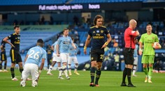 Manchester City prevalcoval Arsenal, prispeli k tomu aj školácke chyby Davida Luiza