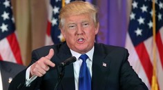 Podľa amerických expertov Trump nie je spôsobilý na veliteľa ozbrojených síl