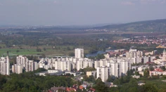 Hrozné! Starenka zhorela v byte v Hlohovci