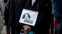 Prokuratúra nariadila pitvu Lambertovho tela