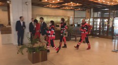 VIDEO: V parlamente skolaboval poslanec OĽaNO Ján Kerekréti (78), museli ho previezť do nemocnice