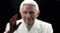 Žalobu za zneužívanie proti pápežovi Benediktovi pozastavili