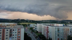 Cez víkend sa pripravte na búrky, môžu sa vyskytnúť na viacerých miestach
