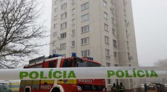 V Bardejove horel panelák. Všetkých 17 hospitalizovaných, vrátane štyroch detí, je mimo ohrozenia života