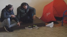 Zdalo sa, že migranti už Slovensko obchádzajú. Na staniciach opäť vznikli nocľahárne