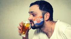 Zvracajú, močia na každom rohu. Chorvátom došla trpezlivosť a takto budú pokutovať turistov