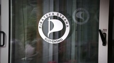 V Česku sa etablovali, u nás im šance nedávajú. Volebné číslo jeden sa ušlo Pirátom